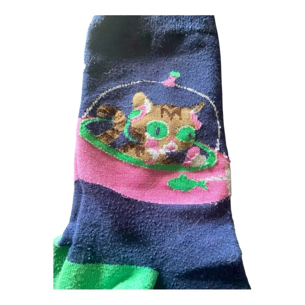 MENS-NOVELTY SOCKS-5 PAIRS SIZE 8-10 EXCELLENT CONDITION